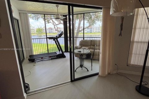 Condo in Tamarac, Florida, 2 bedrooms  № 1756908 - photo 8
