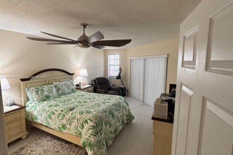 Condo in Tamarac, Florida, 2 bedrooms  № 1756908 - photo 14