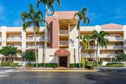 Condo in Tamarac, Florida, 2 bedrooms  № 1756908 - photo 29