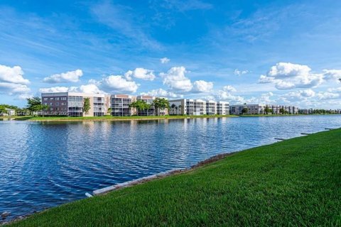 Condo in Tamarac, Florida, 2 bedrooms  № 1756908 - photo 21