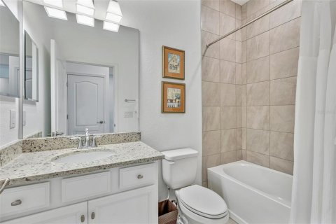 House in Bradenton, Florida 3 bedrooms, 171.78 sq.m. № 1784390 - photo 30