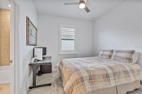 House in Bradenton, Florida 3 bedrooms, 171.78 sq.m. № 1784390 - photo 25