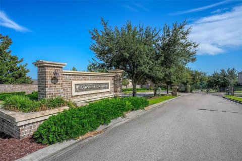 House in Clermont, Florida 4 bedrooms, 245.45 sq.m. № 2223700 - photo 13