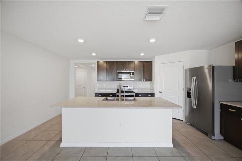 Casa en alquiler en Wimauma, Florida, 4 dormitorios, 171.5 m2 № 2096081 - foto 3
