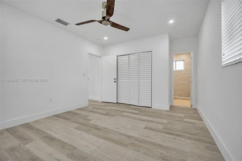 Villa ou maison à vendre à North Miami Beach, Floride: 4 chambres, 120.77 m2 № 1996866 - photo 15