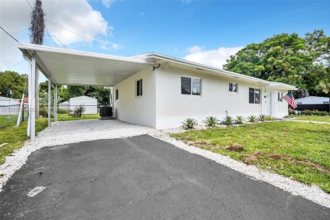 Villa ou maison à North Miami Beach, Floride 4 chambres, 120.77 m2 № 1996866