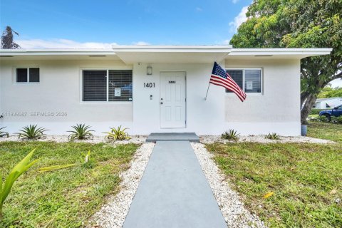 Villa ou maison à vendre à North Miami Beach, Floride: 4 chambres, 120.77 m2 № 1996866 - photo 3