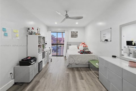 Touwnhouse à vendre à Hollywood, Floride: 3 chambres, 176.51 m2 № 2038271 - photo 26