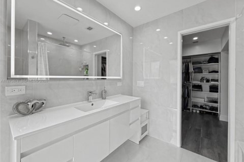 Touwnhouse à vendre à Hollywood, Floride: 3 chambres, 176.51 m2 № 2038271 - photo 19