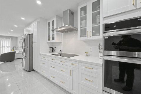 Touwnhouse à vendre à Hollywood, Floride: 3 chambres, 176.51 m2 № 2038271 - photo 5