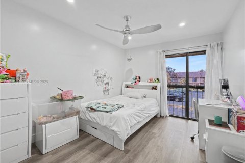 Touwnhouse à vendre à Hollywood, Floride: 3 chambres, 176.51 m2 № 2038271 - photo 25