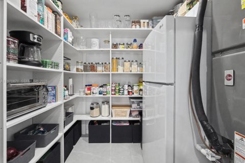 Touwnhouse à vendre à Hollywood, Floride: 3 chambres, 176.51 m2 № 2038271 - photo 6