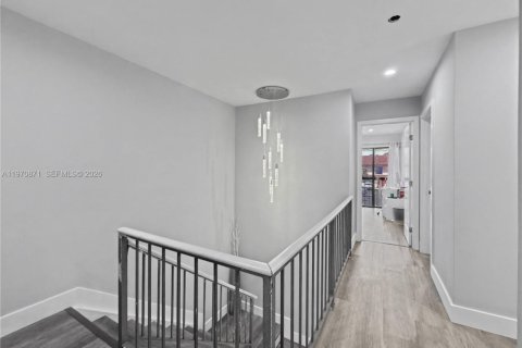 Touwnhouse à vendre à Hollywood, Floride: 3 chambres, 176.51 m2 № 2038271 - photo 15