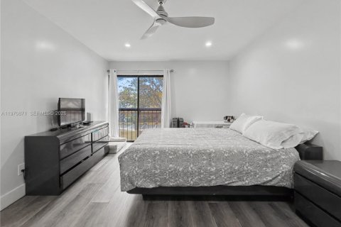 Touwnhouse à vendre à Hollywood, Floride: 3 chambres, 176.51 m2 № 2038271 - photo 16