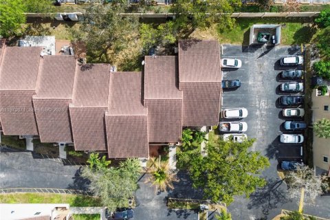 Touwnhouse à vendre à Hollywood, Floride: 3 chambres, 176.51 m2 № 2038271 - photo 29