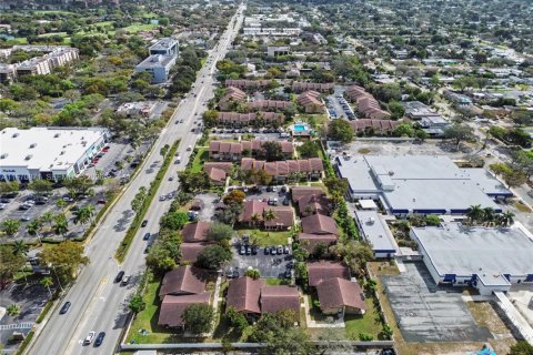 Touwnhouse à vendre à Hollywood, Floride: 3 chambres, 176.51 m2 № 2038271 - photo 30