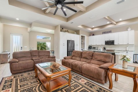 House in Rotonda, Florida 3 bedrooms, 177.26 sq.m. № 1901429 - photo 8