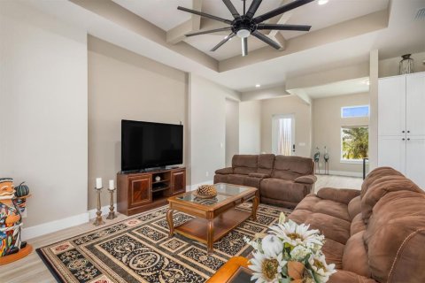 House in Rotonda, Florida 3 bedrooms, 177.26 sq.m. № 1901429 - photo 7