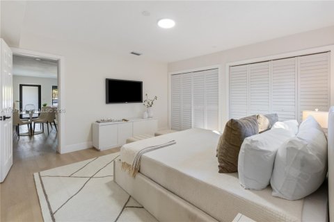 Villa ou maison à vendre à Miami, Floride: 4 chambres, 141.03 m2 № 1995357 - photo 15