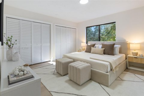 Villa ou maison à vendre à Miami, Floride: 4 chambres, 141.03 m2 № 1995357 - photo 12