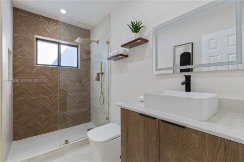 Villa ou maison à vendre à Miami, Floride: 4 chambres, 141.03 m2 № 1995357 - photo 18