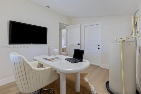 Villa ou maison à vendre à Miami, Floride: 4 chambres, 141.03 m2 № 1995357 - photo 20
