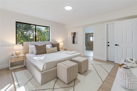 Villa ou maison à vendre à Miami, Floride: 4 chambres, 141.03 m2 № 1995357 - photo 13
