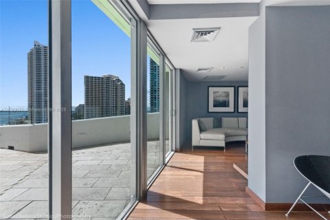 Купить кондоминиум в Майами, Флорида 2 спальни, 113.99м2, № 1623139 - фото 26