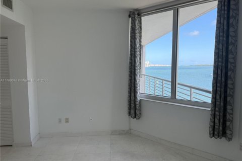 Купить кондоминиум в Майами, Флорида 2 спальни, 113.99м2, № 1623139 - фото 13