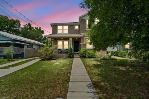 Casa en Tampa, Florida 4 dormitorios, 211.07 m2 № 2238427