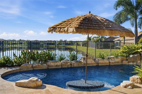 Villa ou maison à vendre à Port St. Lucie, Floride: 3 chambres, 239.69 m2 № 1998434 - photo 5