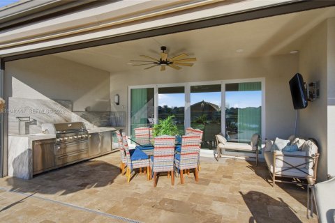 Villa ou maison à vendre à Port St. Lucie, Floride: 3 chambres, 239.69 m2 № 1998434 - photo 4