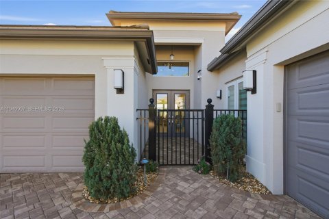 Villa ou maison à vendre à Port St. Lucie, Floride: 3 chambres, 239.69 m2 № 1998434 - photo 8