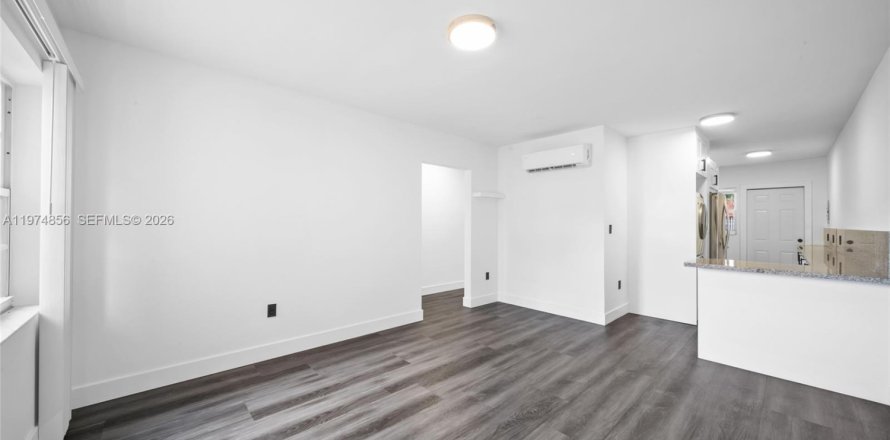 Condo in Miami, Florida, 1 bedroom  № 2040125