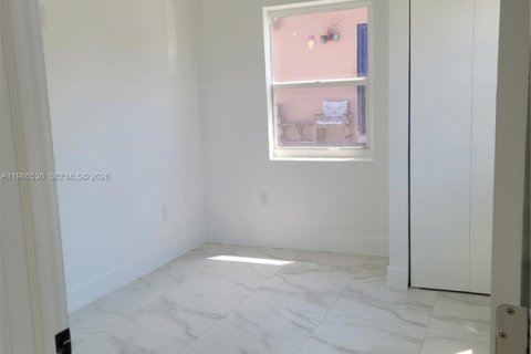 Купить коммерческую недвижимость в Майами, Флорида 293.85м2, № 2057511 - фото 6