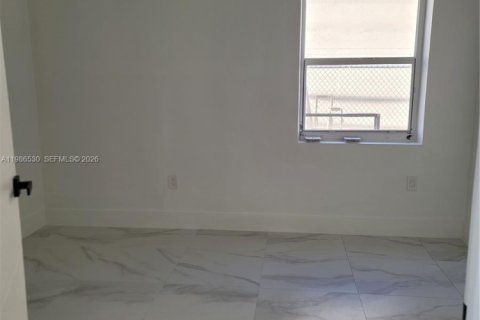 Купить коммерческую недвижимость в Майами, Флорида 293.85м2, № 2057511 - фото 8