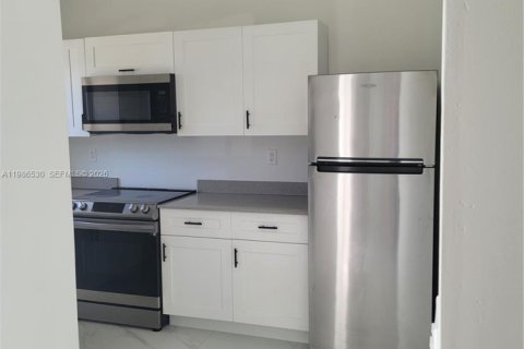 Купить коммерческую недвижимость в Майами, Флорида 293.85м2, № 2057511 - фото 4