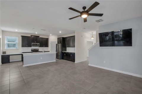 House in Orlando, Florida 5 bedrooms, 245.08 sq.m. № 1816571 - photo 7