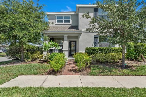 House in Orlando, Florida 5 bedrooms, 245.08 sq.m. № 1816571 - photo 1