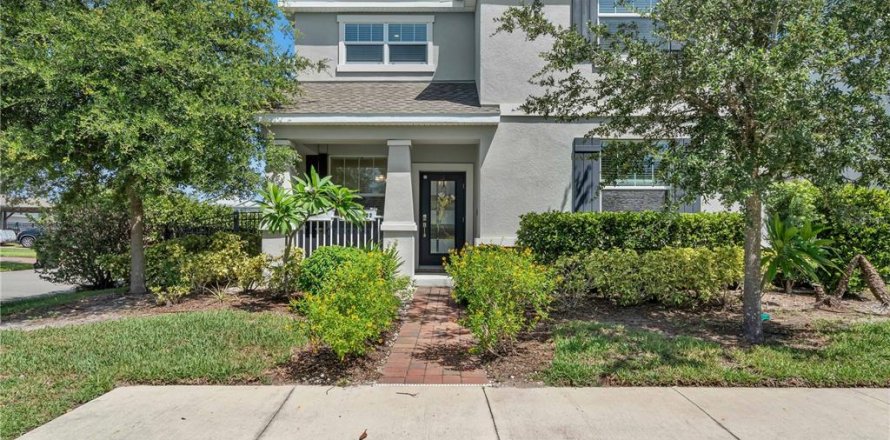 House in Orlando, Florida 5 bedrooms, 245.08 sq.m. № 1816571