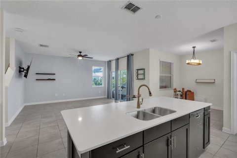 House in Orlando, Florida 5 bedrooms, 245.08 sq.m. № 1816571 - photo 19