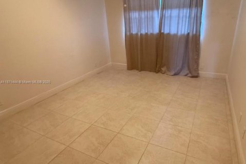 Condominio en venta en Hollywood, Florida, 2 dormitorios, 75.81 m2 № 1920236 - foto 5