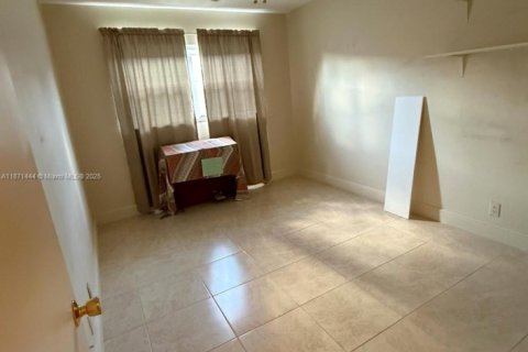 Condominio en venta en Hollywood, Florida, 2 dormitorios, 75.81 m2 № 1920236 - foto 4
