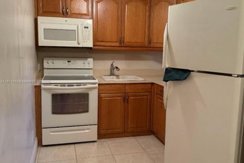 Condominio en venta en Hollywood, Florida, 2 dormitorios, 75.81 m2 № 1920236 - foto 7