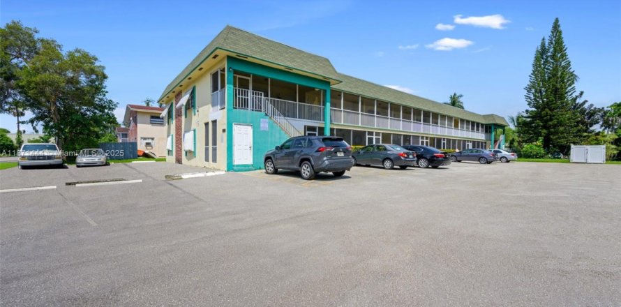 Condo in Hollywood, Florida, 2 bedrooms № 1920236
