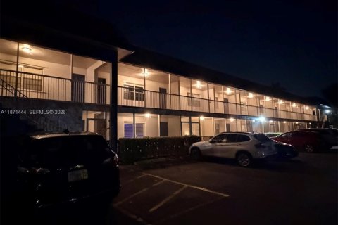 Copropriété à vendre à Hollywood, Floride: 2 chambres, 75.81 m2 № 1920236 - photo 10