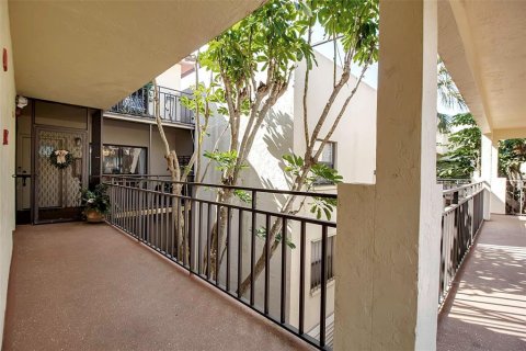 Condo in Bradenton, Florida, 3 bedrooms  № 1511296 - photo 9