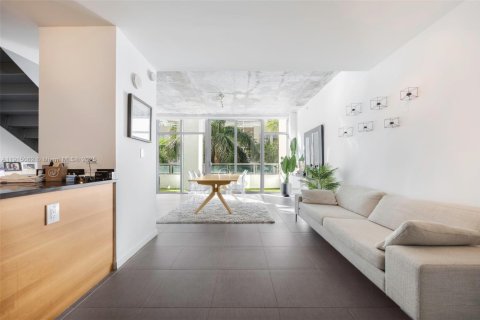 Купить кондоминиум в Майами, Флорида 1 спальня, 149.85м2, № 1971533 - фото 2