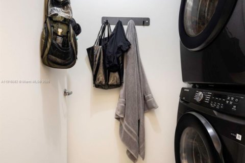 Купить кондоминиум в Майами, Флорида 1 спальня, 149.85м2, № 1971533 - фото 19