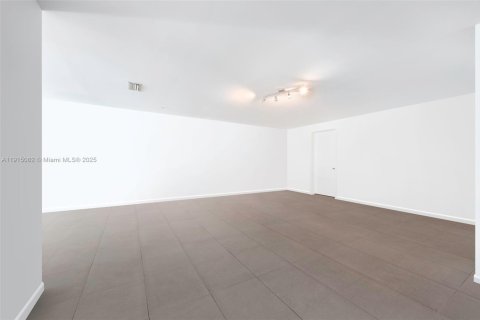 Купить кондоминиум в Майами, Флорида 1 спальня, 149.85м2, № 1971533 - фото 8